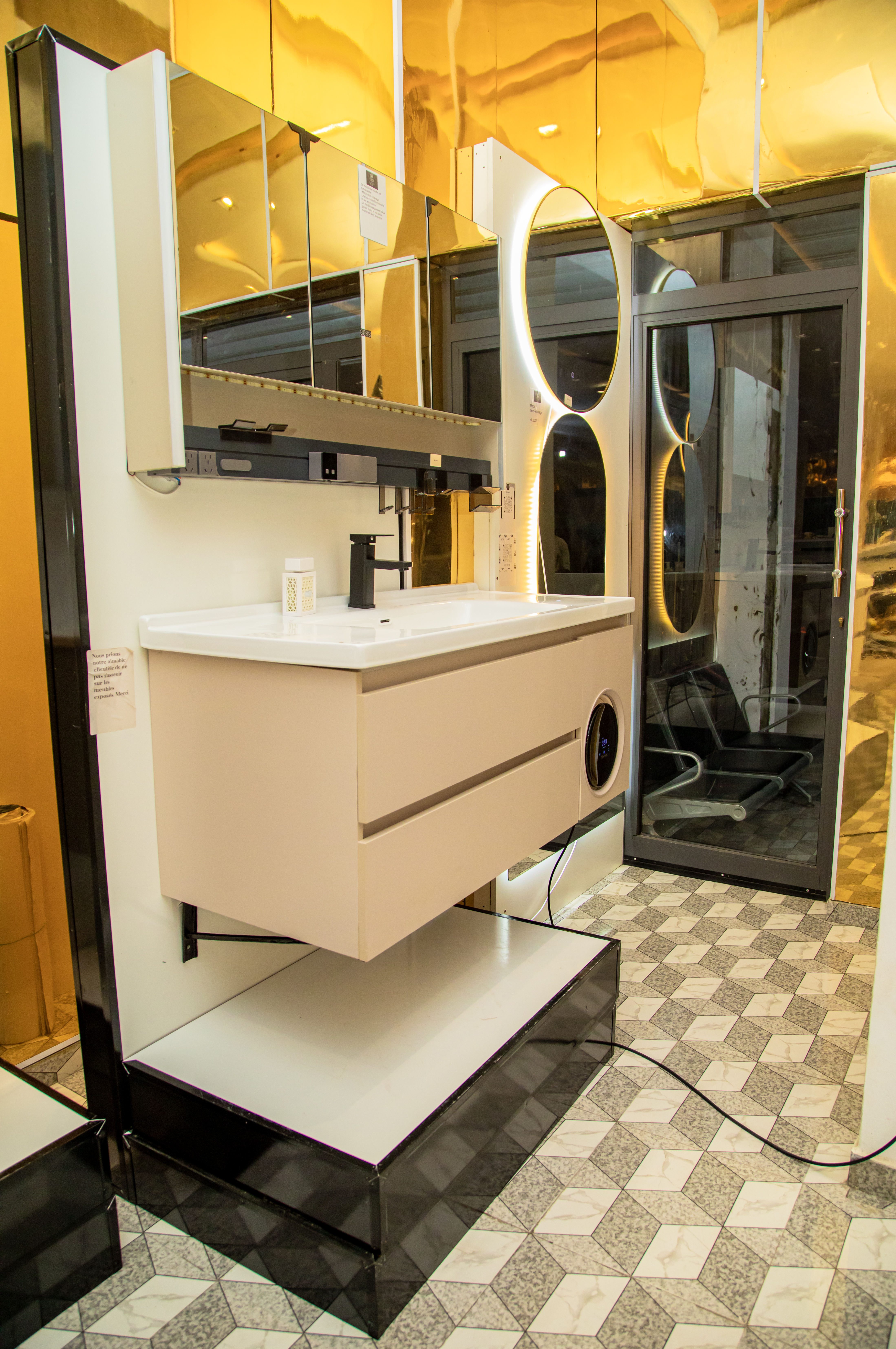 Showroom luxe - Elegant Living Space